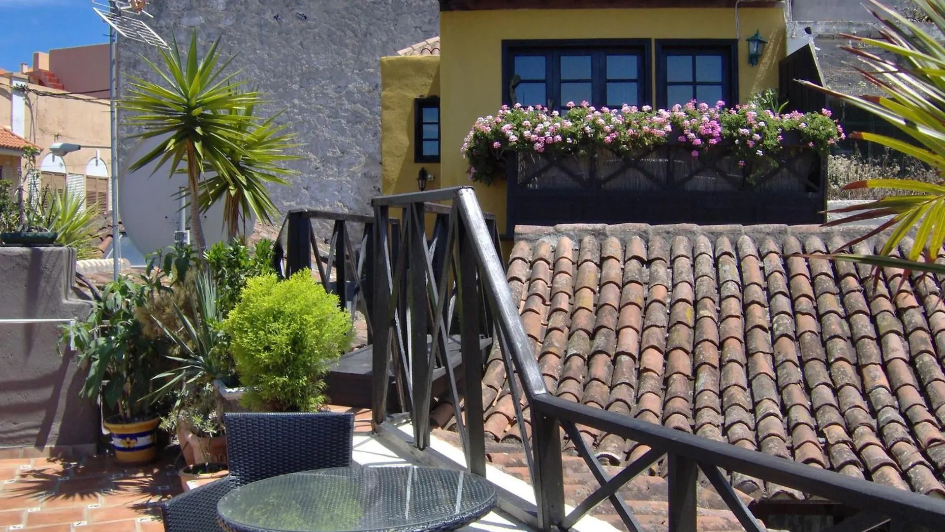 Apartment Holiday Home To The Street With Big Kitchen Icod De Los Vinos Spain